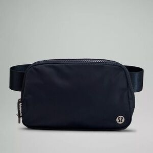 Lululemon Everywhere Belt Bag